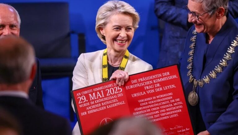 Ursula von der Leyen îndeamnă la o „Pace europeană” la primirea Premiului Charlemagne la Aachen