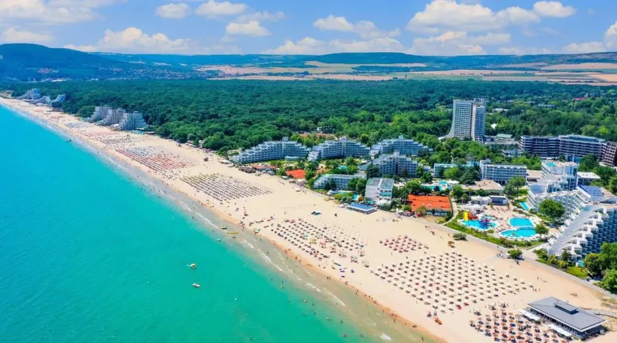 Românii, cei mai numeroși turiști străini în Bulgaria, în luna iunie