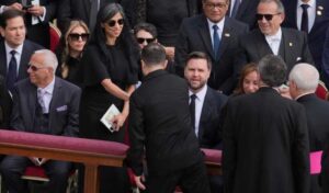 Zelenski și Vance și-au strâns mâinile la slujba inaugurală a pontificatului lui Leon al XIV-lea