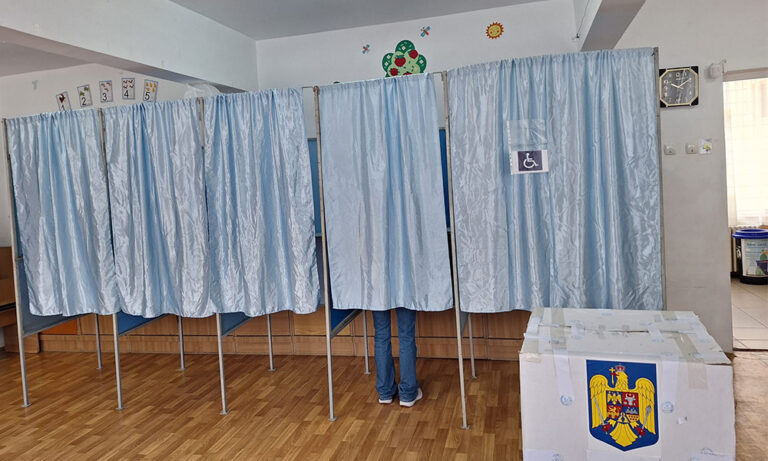LIVE TEXT Prezență majoră la urne în Iași: cu 25% mai mulți alegători față de turul I. Creștere spectaculoasă în rândul tinerilor