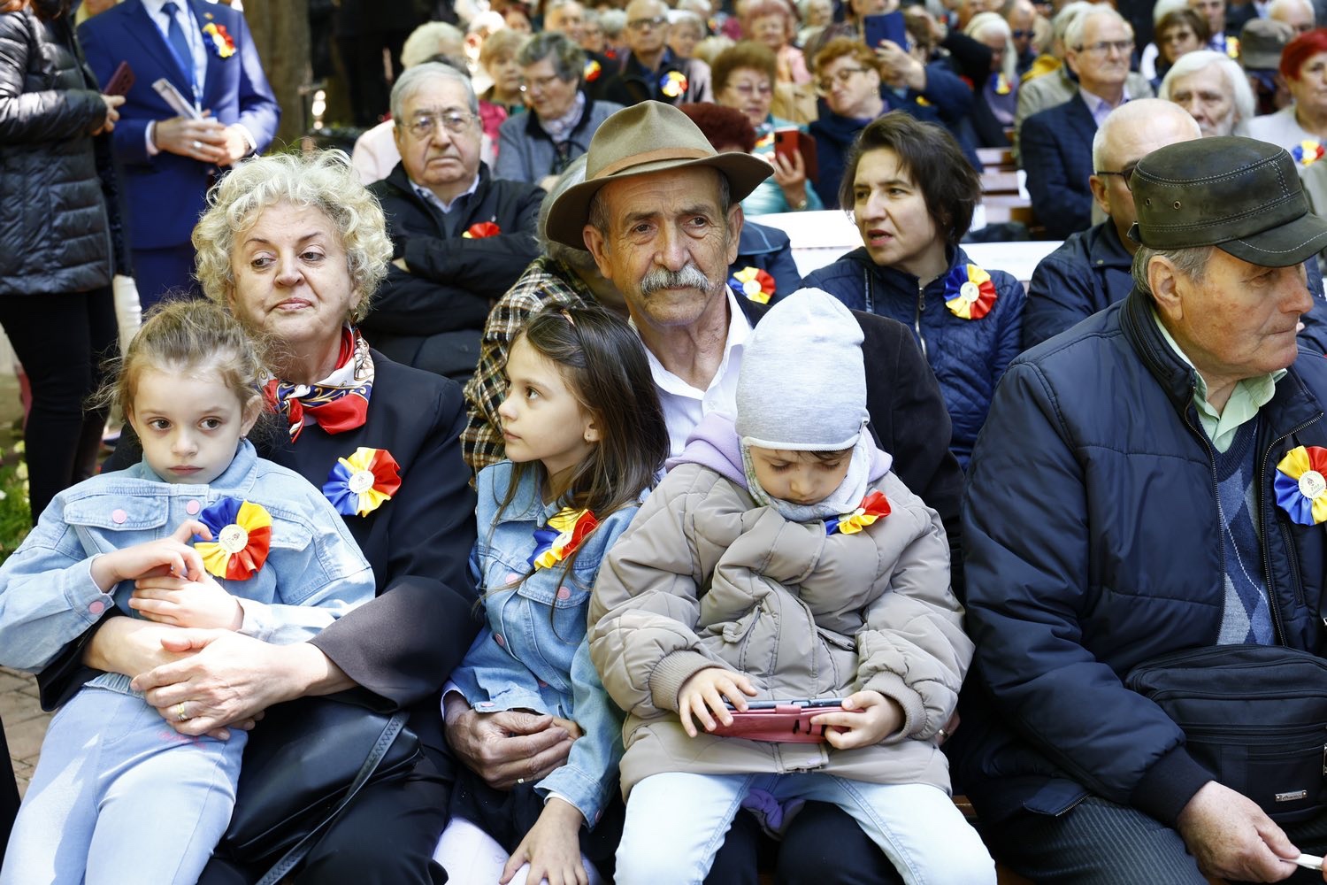 15 mai – Ziua Internațională a Familiei. Ministrul Simona Bucura-Oprescu: „Familia este începutul tuturor lucrurilor care contează cu adevărat în viață”