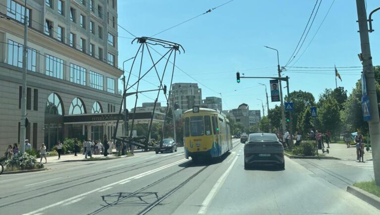 Pantograful unui tramvai s-a rupt în mers pe strada Palat. Este al doilea accident de acest fel în doar câteva zile
