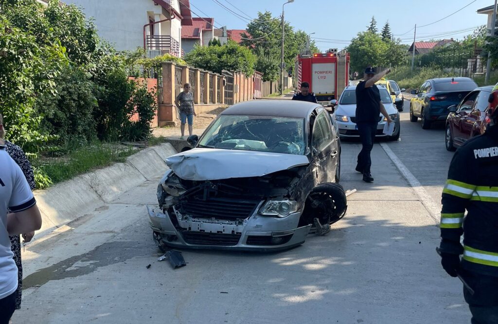  Trei autoturisme implicate într-un accident in localitatea Bârnova
