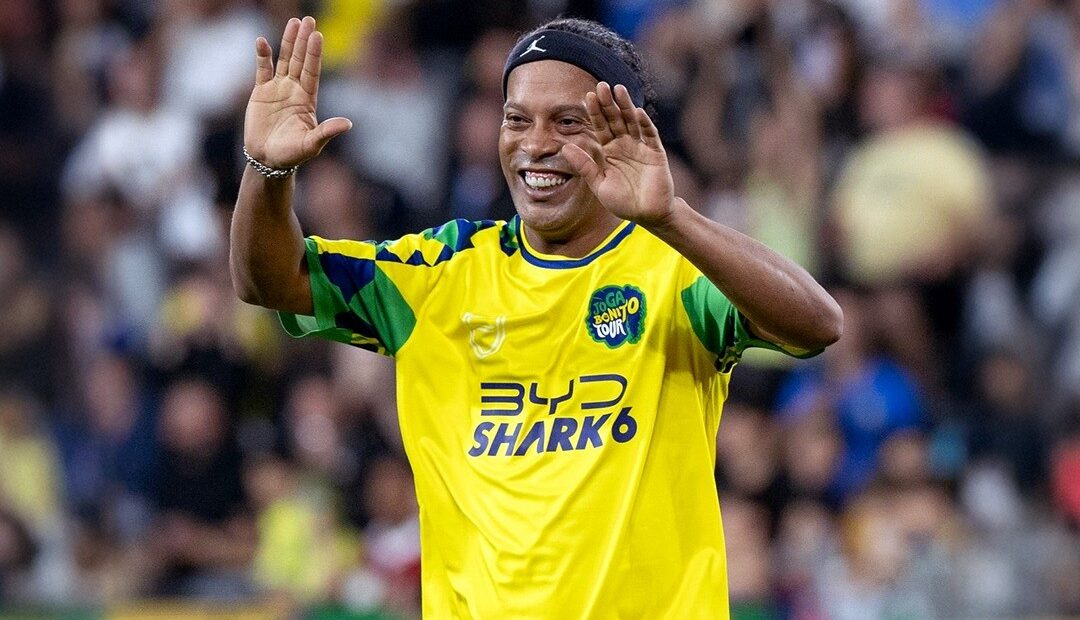 Incertitudini privind meciul ce ar putea aduce pe Ronaldinho în Copou, relatează Ziarul de Iaşi.