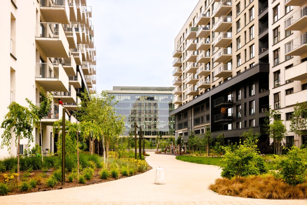  Prime Kapital obține o finanțare de 20 milioane de euro de la Garanti BBVA pentru Faza 3 Silk District. Construcția avansează, cu peste 65% din unități deja vândute. Finalizarea estimată pentru 2026