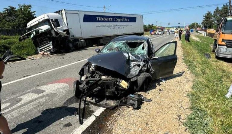 Vaslui: Accident între un autoturism și un TIR cu 6 răniți. Trafic blocat pe DE 581, la Oltenești