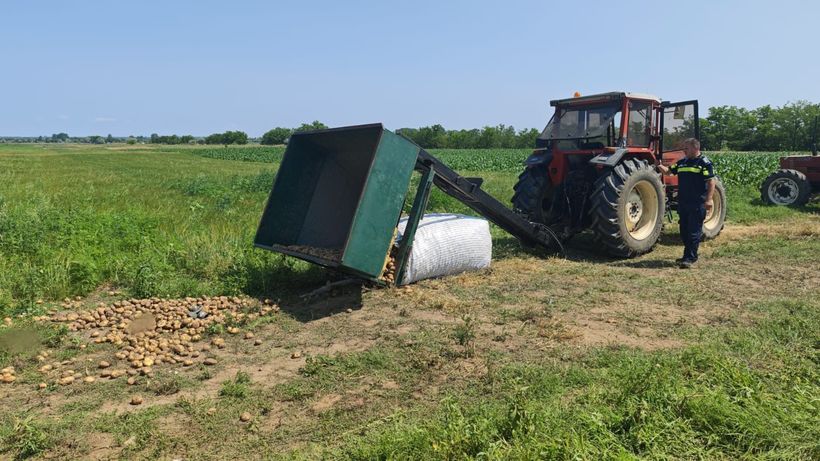 Sfârșit tragic pentru un adolescent de 17 ani din Dolj. Un element al unui utilaj agricol a căzut peste el în timp ce recolta cartofi