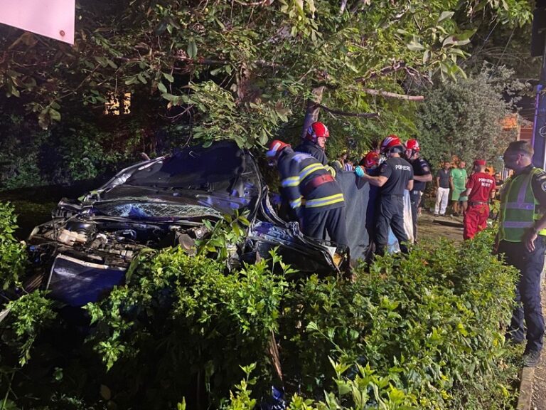 Accident grav într-o intersecție din Galați. Un tânăr de 29 de ani a murit