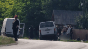 FOTO| Accident grav la Mălăiești. Opt persoane implicate, un bărbat transportat la spital