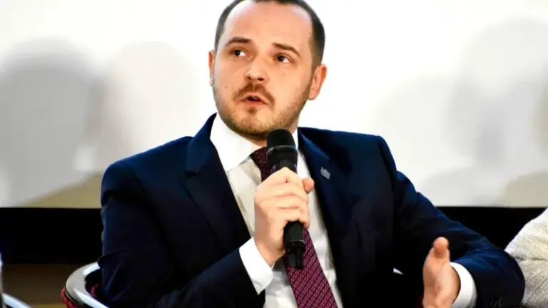 Rogobete, despre mâncarea din spitale: Voi sta la masă cu managerul spitalului şi vom mânca amândoi din acea porţie pe care o servesc pacienţilor