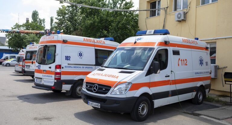 Deficit alarmant de ambulanțe la SAJ Iași. Opt mașini au peste 900.000 de kilometri