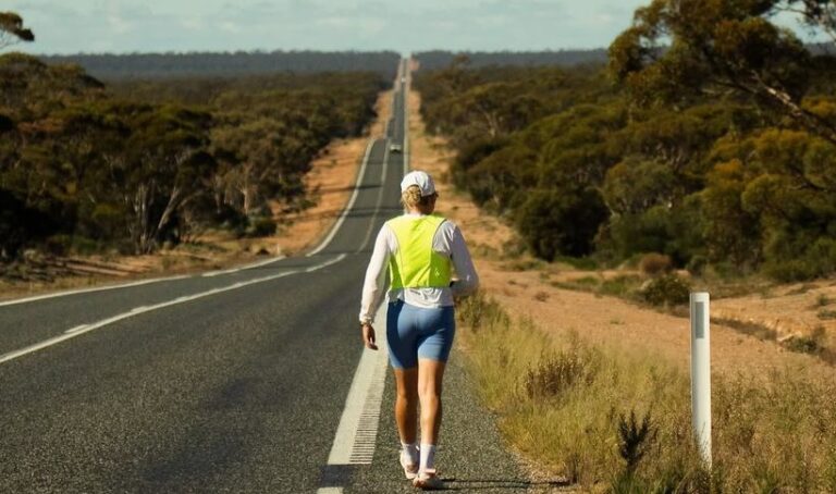 Atletism: Record istoric pentru o fostă fotbalistă britanică la o cursă de caritate. A străbătut 3.800 de kilometri prin Australia în 60 de zile