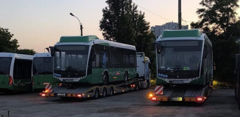 Încă două autobuze electrice au ajuns la Iași: Ultima livrare din lotul de 25 este așteptată în curând