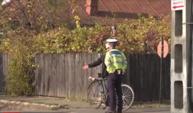 Biciclist ieșean prins băut, circulând pe trotuar: a încălcat mai multe reguli de circulație