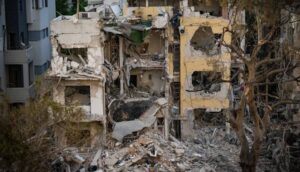 Armata israeliană revendică controlul deplin asupra spaţiului aerian al Teheranului şi raportează noi lovituri în interiorul Iranului