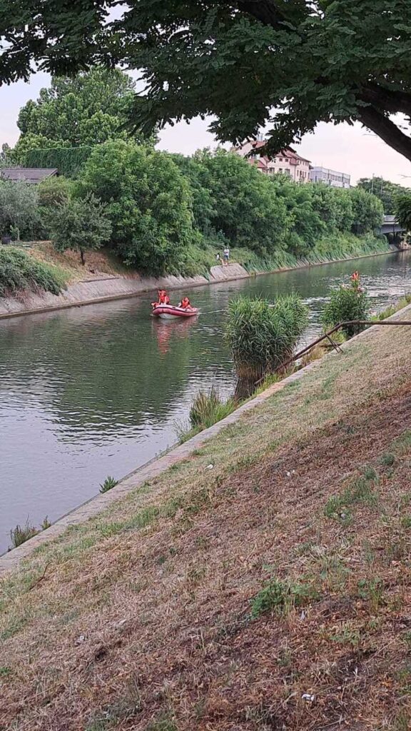  UPDATE Timişoara: Bărbat a intrat să înoate în Bega şi nu a mai ieşit la suprafaţă