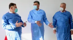 Uriașa indemnizație primită de universitarii de la medicină și farmaceutică doar pentru că există, cu condiția să lucreze în clinici de stat