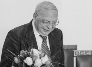 Vestea decesului profesorului și cercetătorului Mircea Covic a stârnit un val de emoție în rândul comunității ieșene. „A construit o școală de la zero”