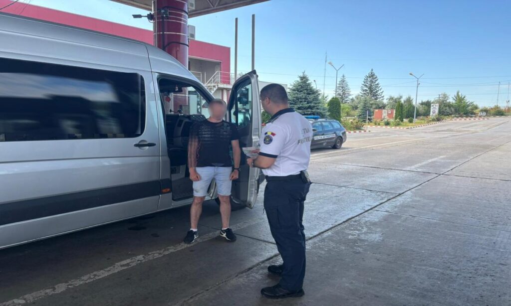  Iași: Un criminal din Moldova, urmărit internaţional, „înhățat” în vamă de poliţiştii de frontieră