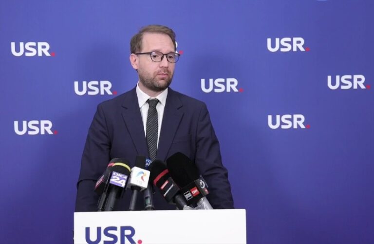 Fritz: AUR nu vrea o Românie modernă, vrea o Românie condusă de hoţi cu tricolorul în mână