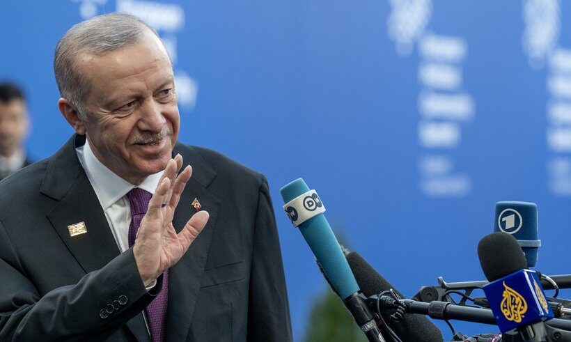 Erdogan spune că Trump s-ar alătura discuţiilor de pace pentru Ucraina, în Turcia, dacă ar participa Putin