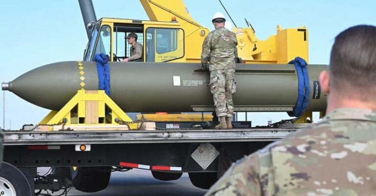 E posibil ca Trump să aibă îndoieli în privința eficienței bombei anti-buncăr, de aceea nu atacă Iranul