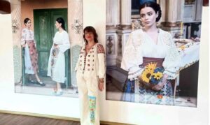 Andreea Tănăsescu ('La blouse roumaine') de Ziua Iei: Inteligența artificială poate să dăuneze tradiționalului