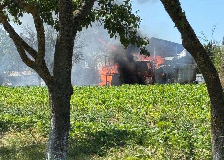 FOTO/VIDEO - Incendiu în apropiere de Mall Moldova