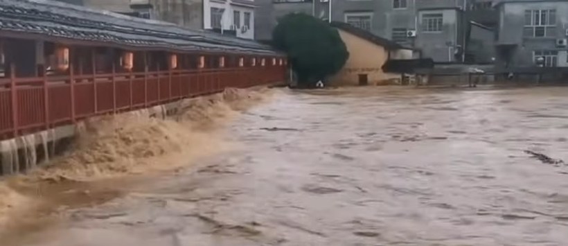  Cel puţin trei morţi în Bulgaria, în inundaţii la staţiunea Elenite, pe coasta de sud a Mării Negre