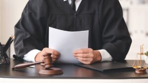 O speță imobiliară care i-a uluit pe judecătorii ieșeni: au fost puși să facă dreptate într-un caz în care părțile nu aveau nimic de împărțit