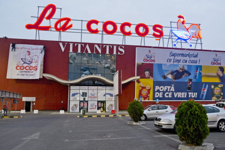 Lanțul de magazine românești „La Cocoș” va fi preluat de grupul care deține Lidl şi Kaufland: „De la avion de linie, devenim navetă spaţială”