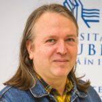Un an de la începutul furtunii (II)