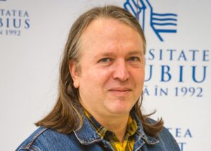Un an de la începutul furtunii (I)