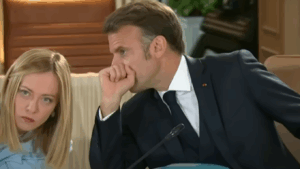Ce a făcut Giorgia Meloni într-o discuție secretă cu Macron la summitul G7 din Canada. Imaginile au devenit virale - VIDEO