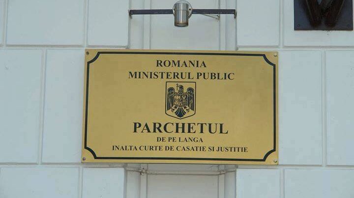 Procuror din Galaţi, reţinut pentru că ar fi sustras probe dintr-un dosar în care un preot era acuzat de viol asupra unui minor