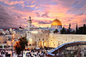 Pelerinajele în Israel, anulate din cauza conflictului: Arhiepiscopia Iașilor returnează integral sumele achitate