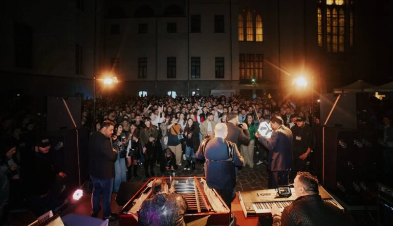 „DJ MĂ-TA” în concert diseară la Palatul Culturii. Dezbatere: ce fel de petreceri pot fi acceptate în instituții de cultură? Reacția ministrului