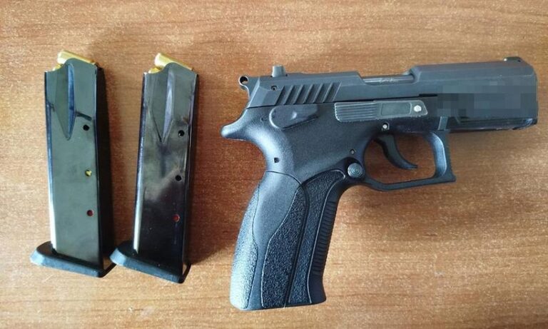 Tulcea: Asupra unui ucrainean care voia să intre în țară au fost găsite un pistol calibrul 9 mm şi 27 de cartuşe cu bile de cauciuc
