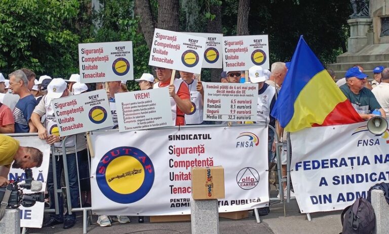 Sute de sindicalişti ai Cartel Alfa protestează la Cotroceni cerând ca o delegaţie a lor să fie primită de Nicuşor Dan