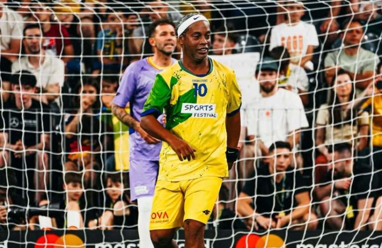 Ronaldinho a făcut spectacol în România: „Am fost foarte fericit să petrec câteva zile în această ţară minunată, cu un popor atât de vesel şi iubitor de fotbal”