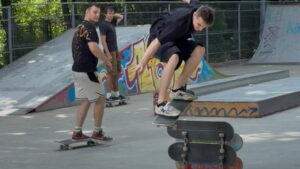 Ziua Skateboardingului a adunat zeci de pasionați în Iași. „Comunitatea a crescut și vrem să atragem cât mai mulți”