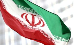 Sute de oameni au sărbătorit pe străzile Iranului atacul asupra bazei americane din Qatar