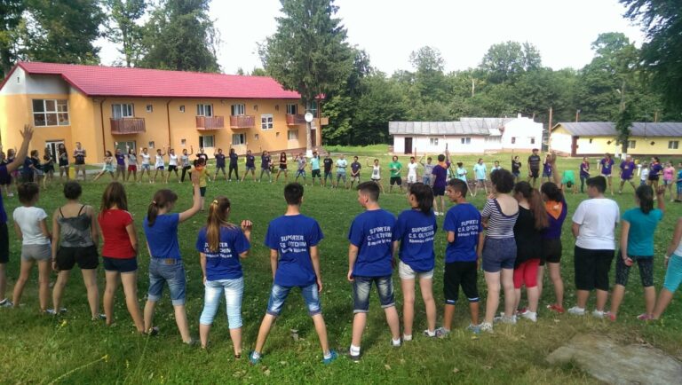 Tabăra Muncel, singura tabără funcțională din județul Iași, complet ocupată până în toamnă