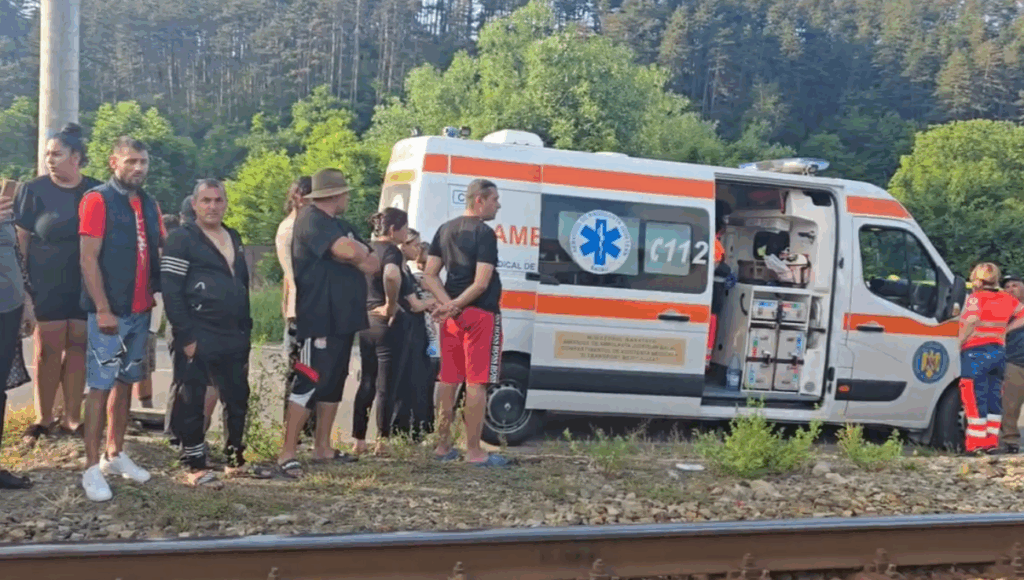  Accident mortal în Bacău. O fată de 17 ani a fost lovită de un tren de pasageri