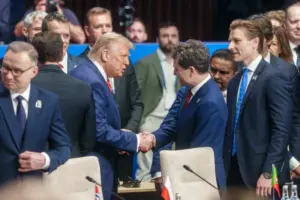 Administraţia Prezidenţială a închiriat un avion deţinut de Ion Ţiriac pentru deplasarea preşedintelui la Washington