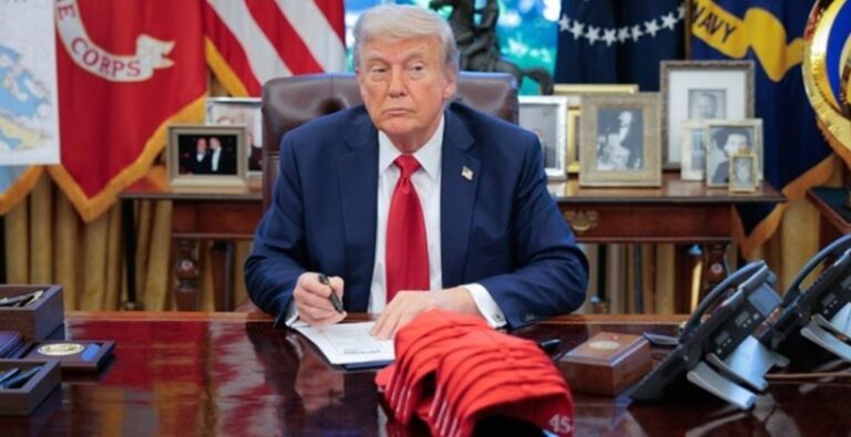 Trump declară în privat că Operaţiunea ucraineană „Pânză de păianjen” este „badass”, dezvăluie Axios