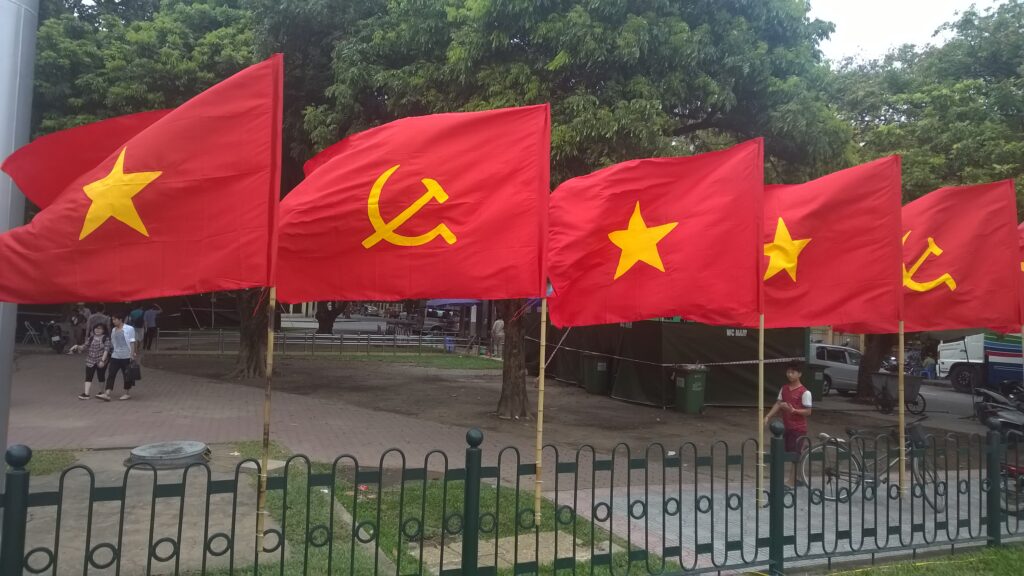 „E cea mai stranie țară pe care am vizitat-o”. Experiența surprinzătoare a unui cunoscut scriitor ieșean în Vietnamul comunist