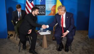 Trump l-a îndemnat pe Zelenski să pună mai multă presiune pe Putin, atacând nu numai Moscova, ci şi Sankt Petersburg