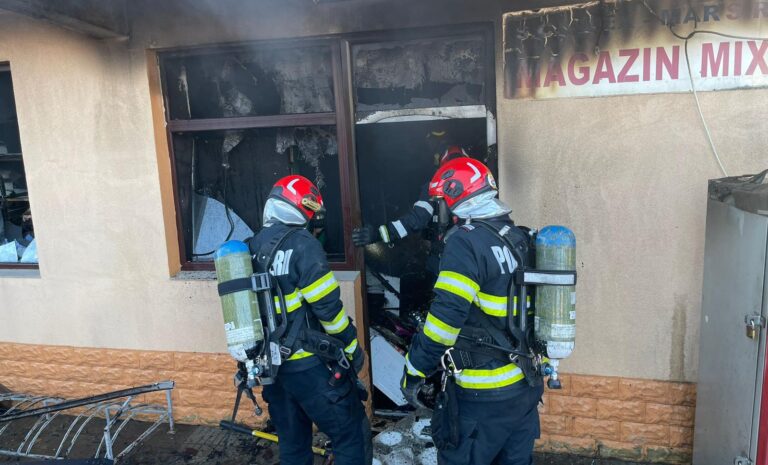 Două incendii succesive în localitatea Belcești, gestionate de pompierii militari din Târgu Frumos
