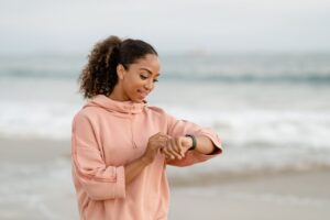 Integrarea Samsung Galaxy Watch Ultra 2025 în ținutele de zi cu zi pentru un stil minimalist: Sfaturi interesante (P)